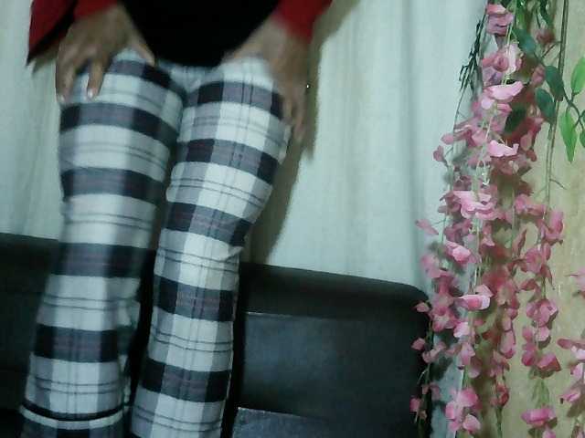 Pussy01lips live cam on BongaCams
