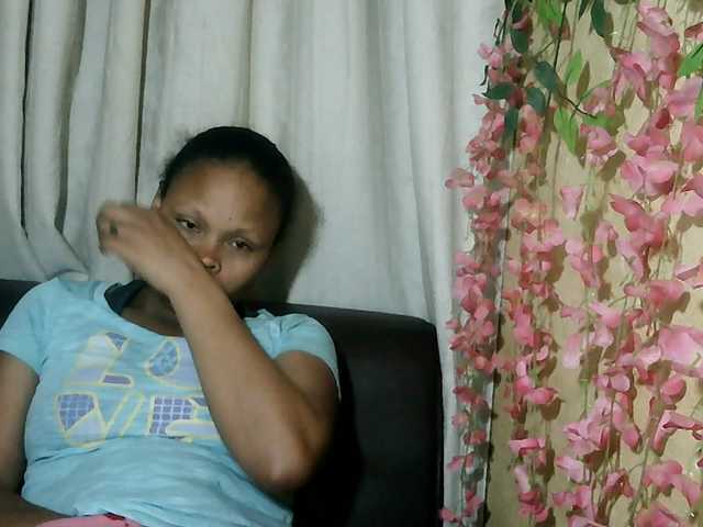 Pussy01lips live cam on BongaCams