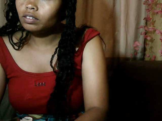 Pussy01lips live cam on BongaCams
