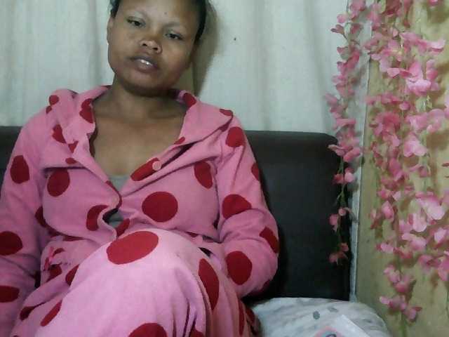 Pussy01lips live cam on BongaCams