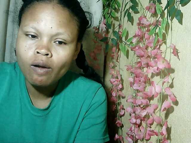Pussy01lips live cam on BongaCams