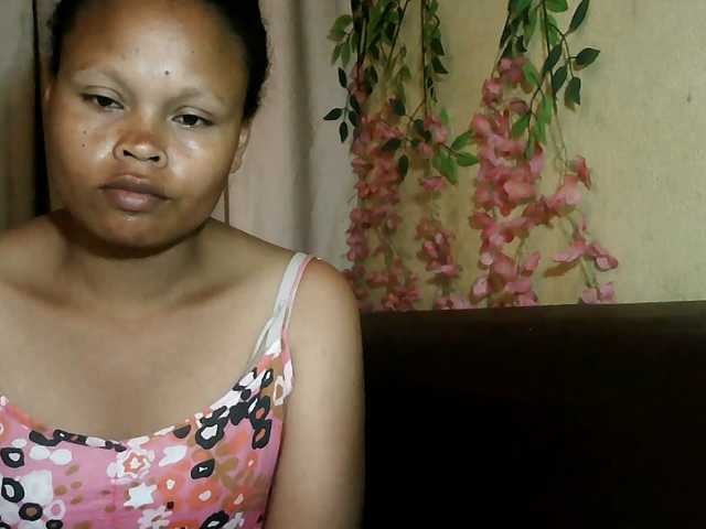 Pussy01lips live cam on BongaCams