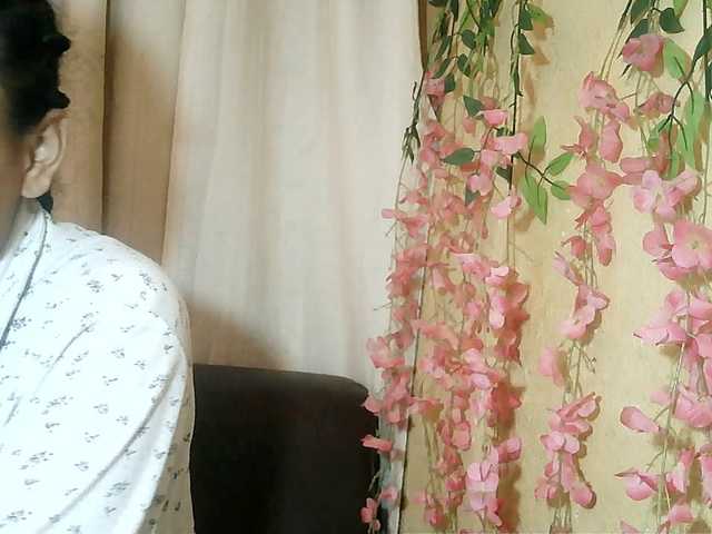 Pussy01lips live cam on BongaCams