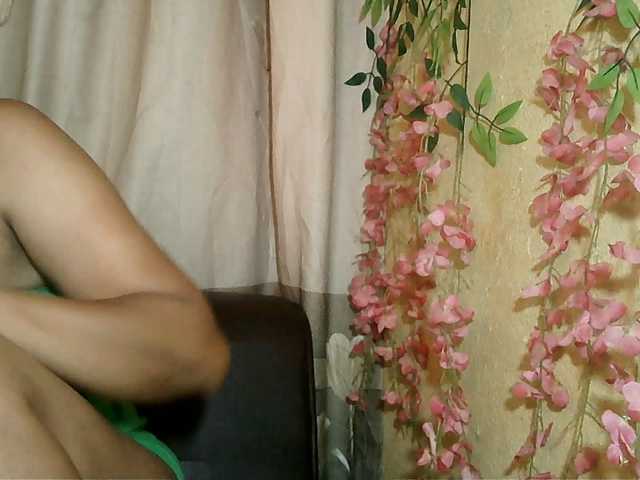 Pussy01lips live cam on BongaCams