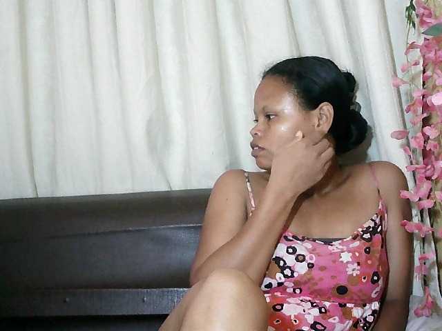 Pussy01lips's BongaCams show and profile