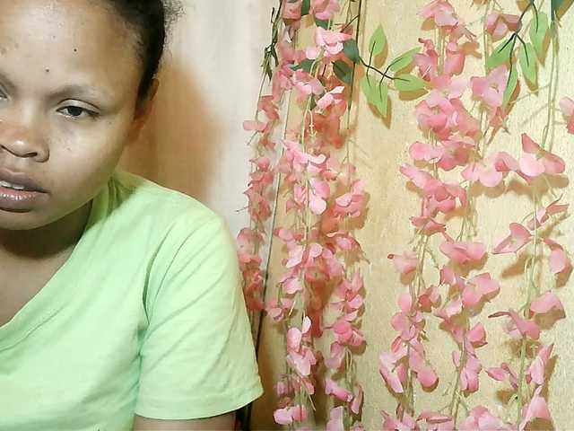 Pussy01lips live cam on BongaCams