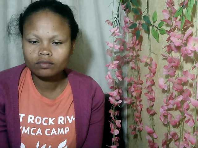 Pussy01lips live cam on BongaCams