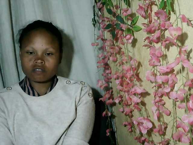 Pussy01lips live cam on BongaCams