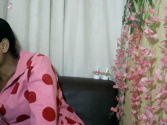 Pussy01lips live cam on BongaCams