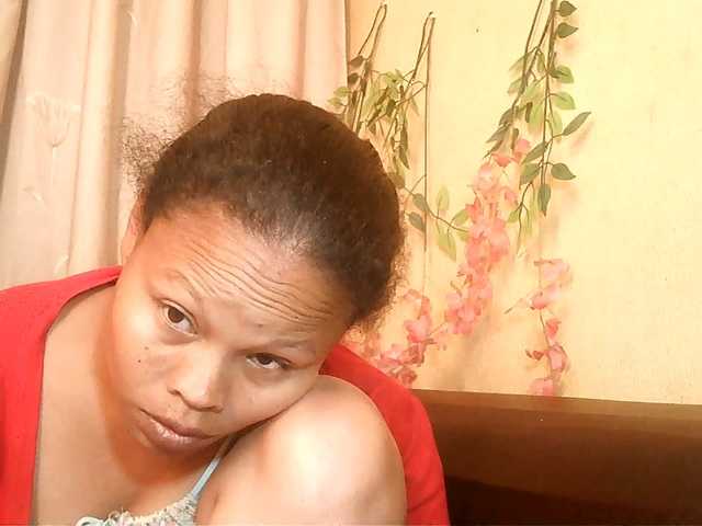 Pussy01lips live cam on BongaCams