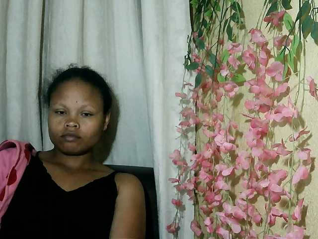 Pussy01lips live cam on BongaCams