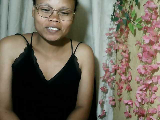 Pussy01lips live cam on BongaCams