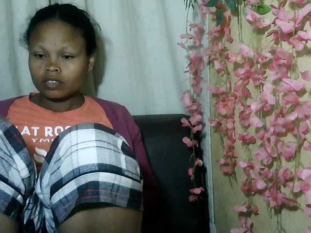 Pussy01lips live cam on BongaCams
