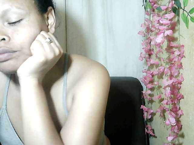 Pussy01lips's BongaCams show and profile