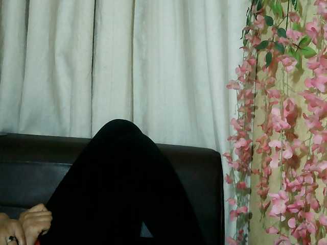 Pussy01lips live cam on BongaCams