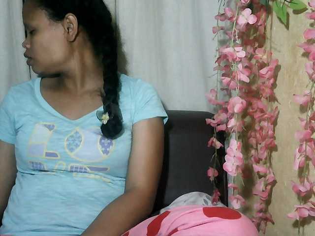 Pussy01lips live cam on BongaCams