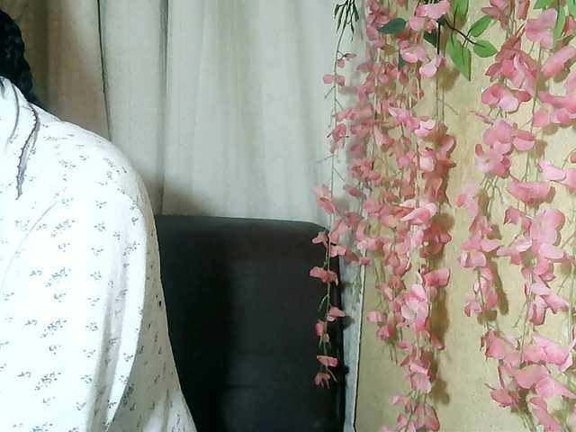 Pussy01lips live cam on BongaCams