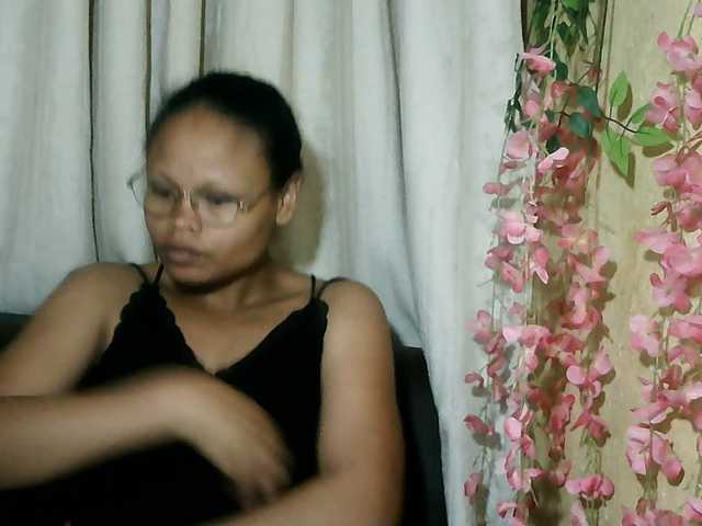 Pussy01lips live cam on BongaCams