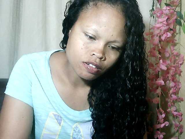 Pussy01lips live cam on BongaCams