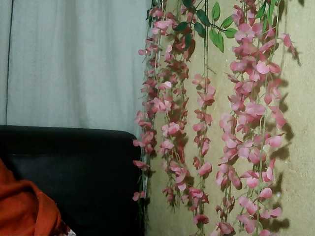 Pussy01lips live cam on BongaCams