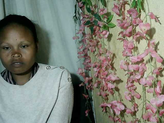 Pussy01lips live cam on BongaCams