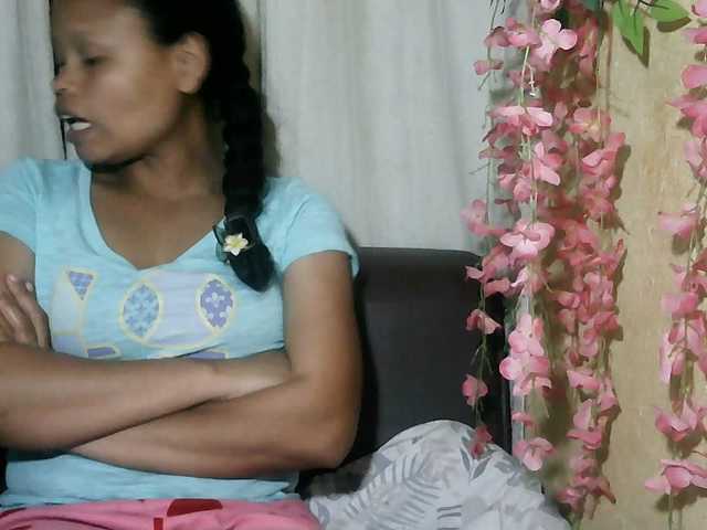 Pussy01lips live cam on BongaCams