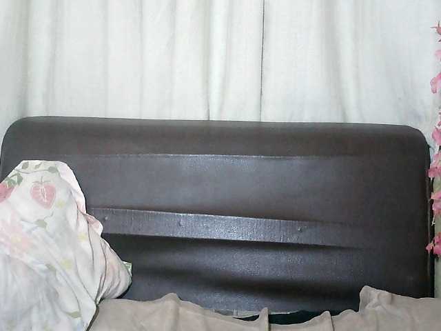 Pussy01lips's BongaCams show and profile