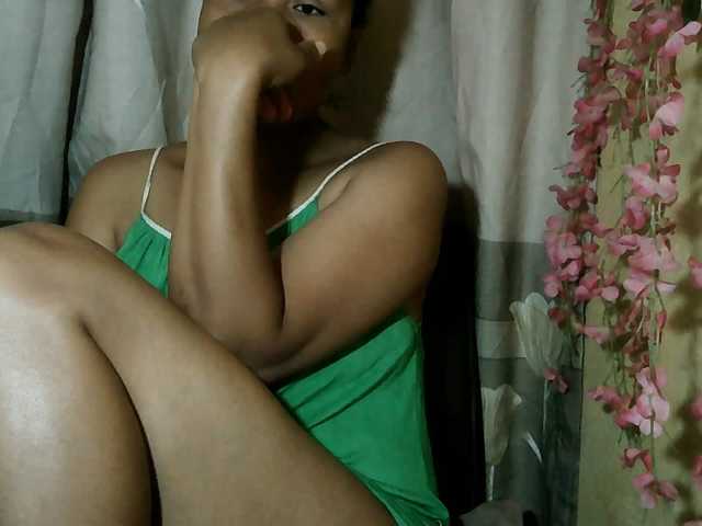 Pussy01lips live cam on BongaCams