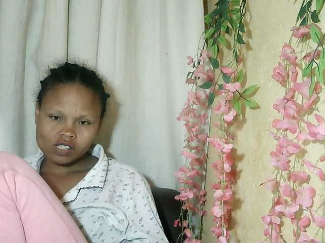 Pussy01lips live cam on BongaCams