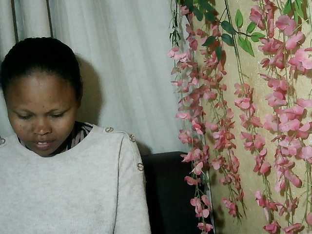 Pussy01lips live cam on BongaCams