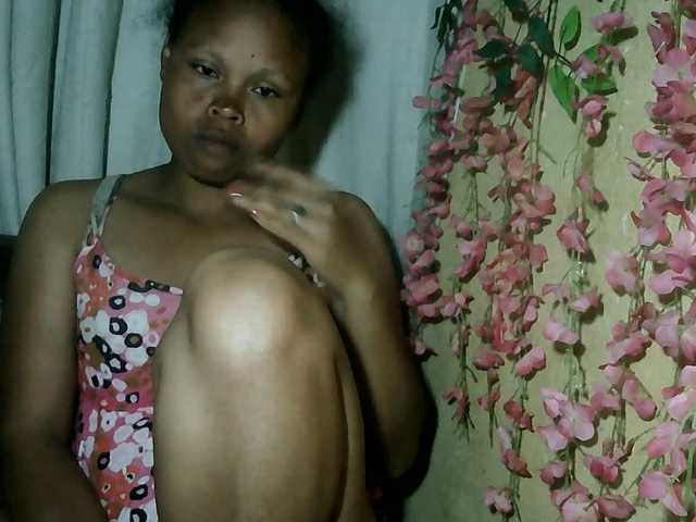 Pussy01lips live cam on BongaCams