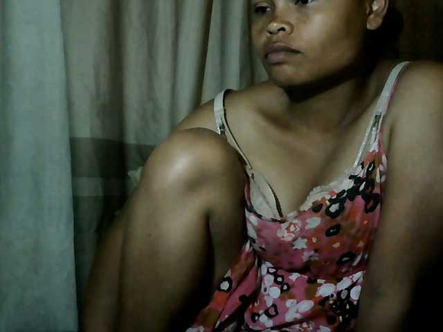 Pussy01lips live cam on BongaCams