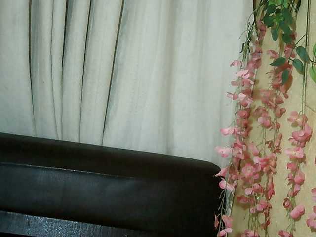 Pussy01lips live cam on BongaCams