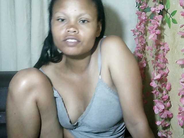 Pussy01lips's BongaCams show and profile