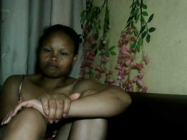 Pussy01lips live cam on BongaCams