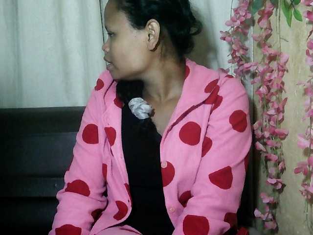 Pussy01lips live cam on BongaCams