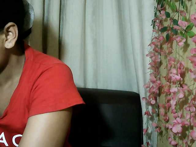 Pussy01lips live cam on BongaCams