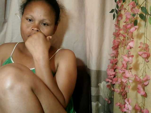 Pussy01lips live cam on BongaCams