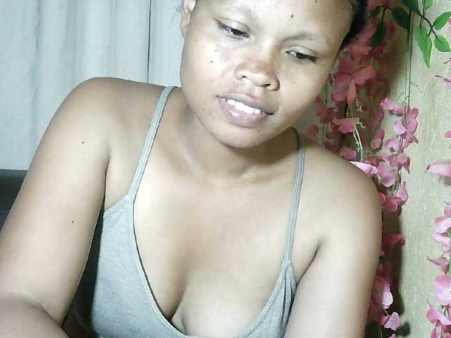 Pussy01lips's BongaCams show and profile