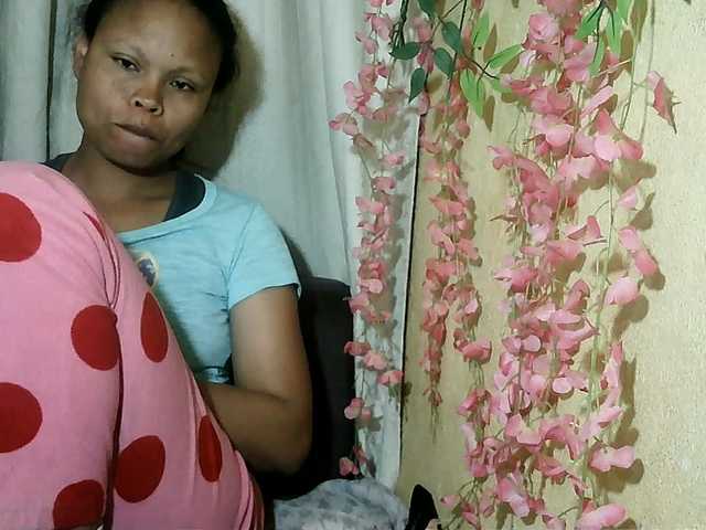 Pussy01lips live cam on BongaCams