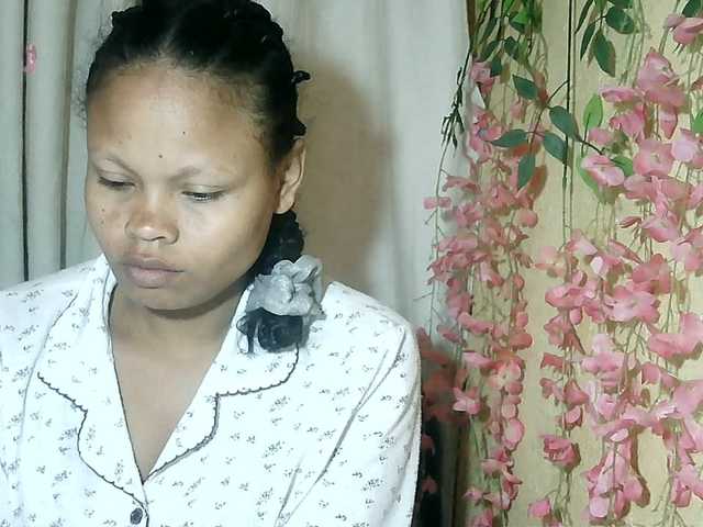 Pussy01lips live cam on BongaCams