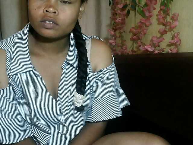 Pussy01lips live cam on BongaCams