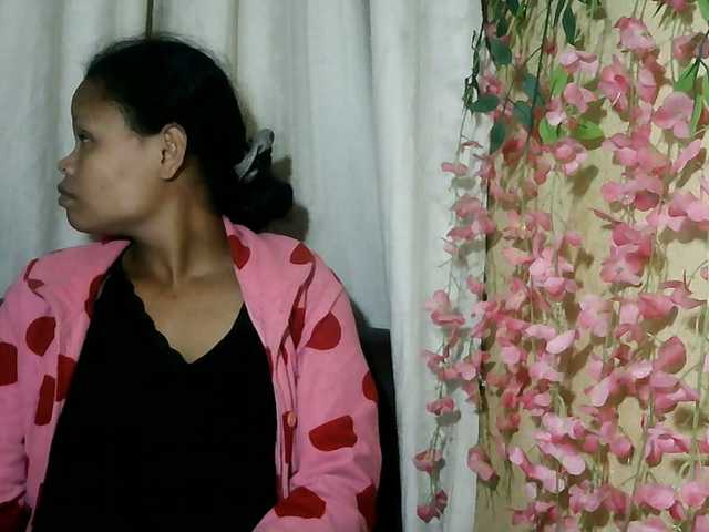 Pussy01lips live cam on BongaCams
