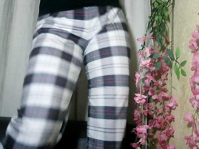 Pussy01lips live cam on BongaCams