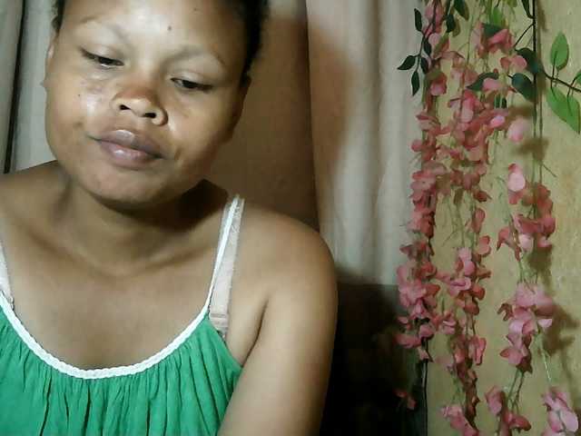 Pussy01lips live cam on BongaCams