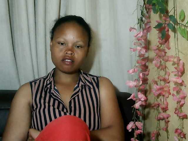 Pussy01lips live cam on BongaCams