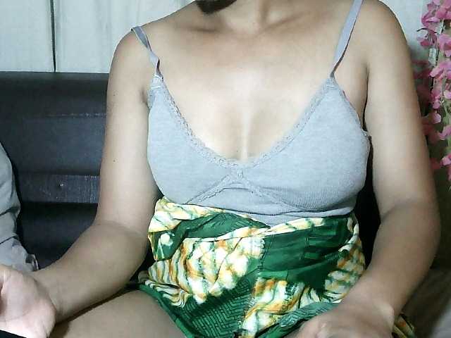 Pussy01lips's BongaCams show and profile