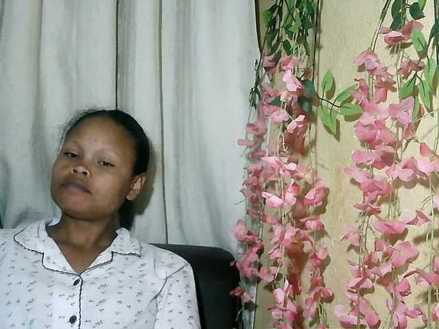 Pussy01lips live cam on BongaCams