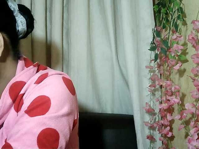 Pussy01lips live cam on BongaCams