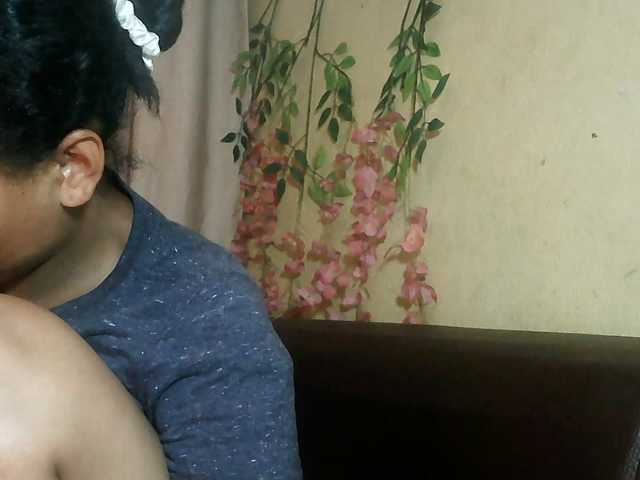 Pussy01lips, en directo ahora en BongaCams